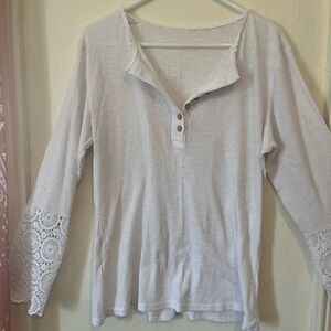 White Ribbed Lace Sleeve Henley Top – Women’s XL – Boho Boutique Style
